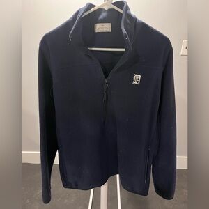 Woman’s Detroit tigers fleece